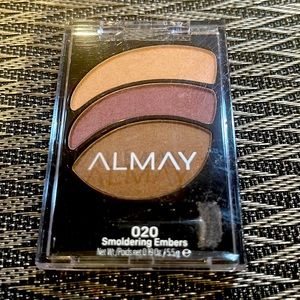 Almay Smoky Eye Trios Eyeshadow. Shade #020 Smoldering Embers.